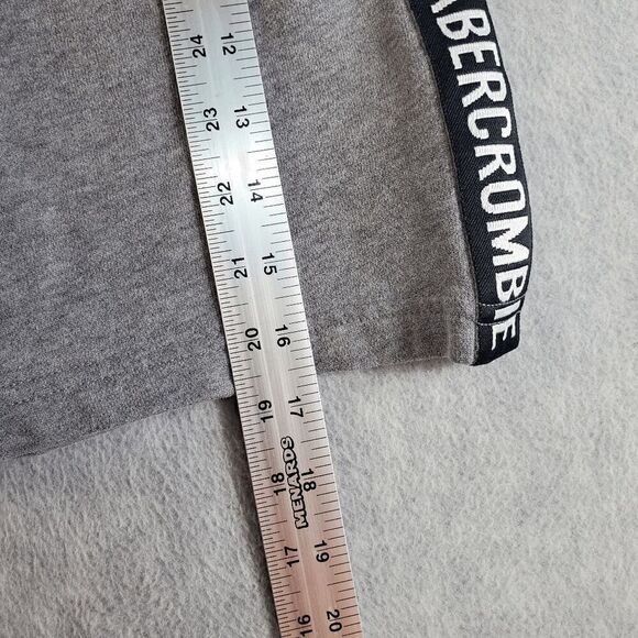 Abercrombie Shorts Boys 11 12 Grey Drawstring Logo Tape Fleece Bermuda Active Sh - Picture 7 of 7